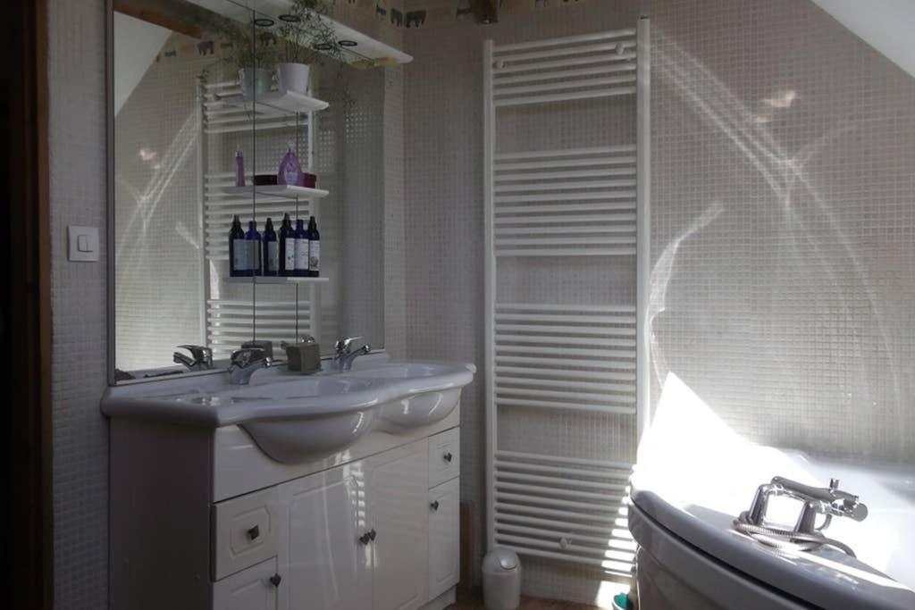Jolie Maison Avec Jardin - 2 Chambres Le Hamel  Ngoại thất bức ảnh